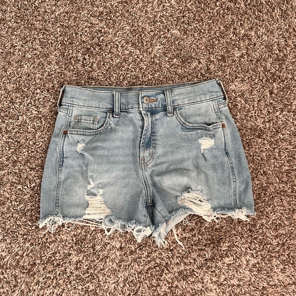 Old navy mid rise boyfriend jean shorts